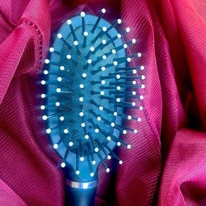 A detangling hair brush for all types of hair